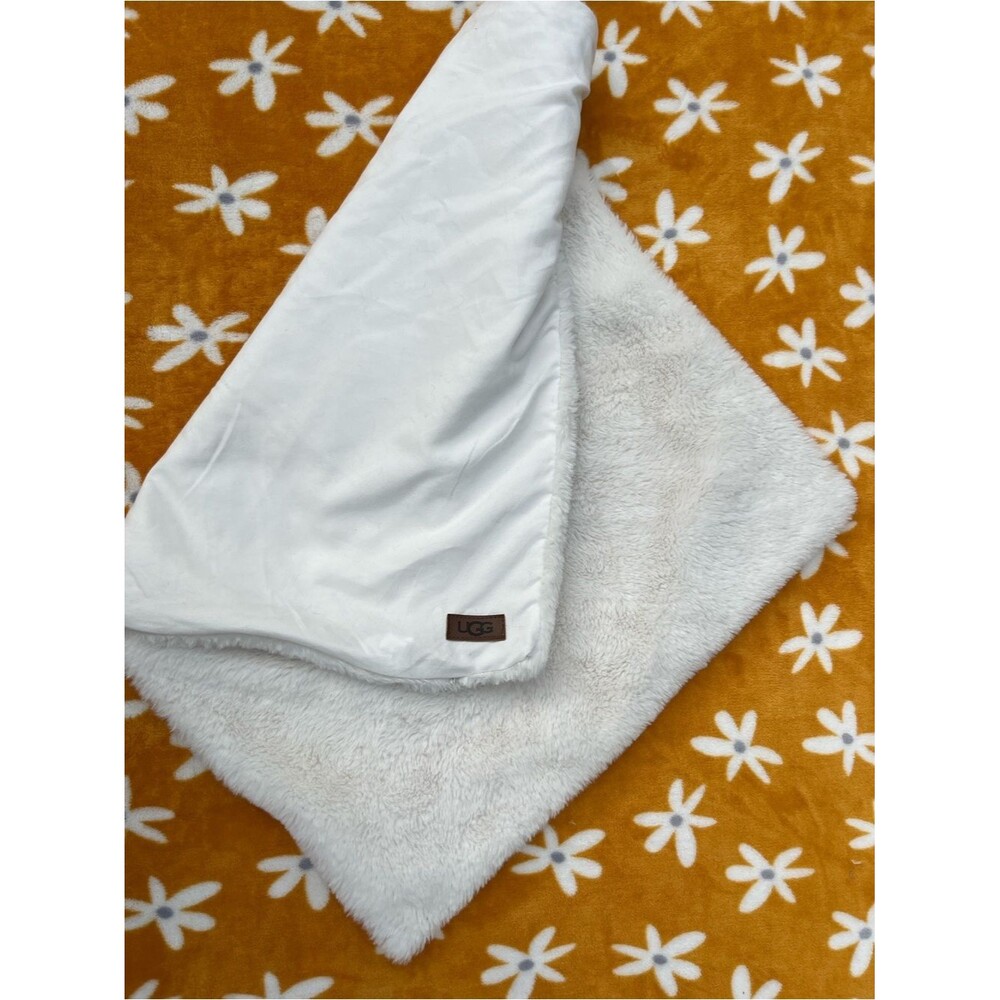 UGG Cream / White Fuax Fur Reversible Throw Pillow Cover